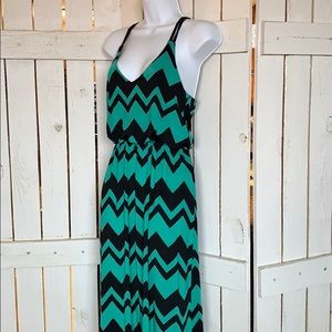 NWOT Zig Zag Green and Black Maxi Dress